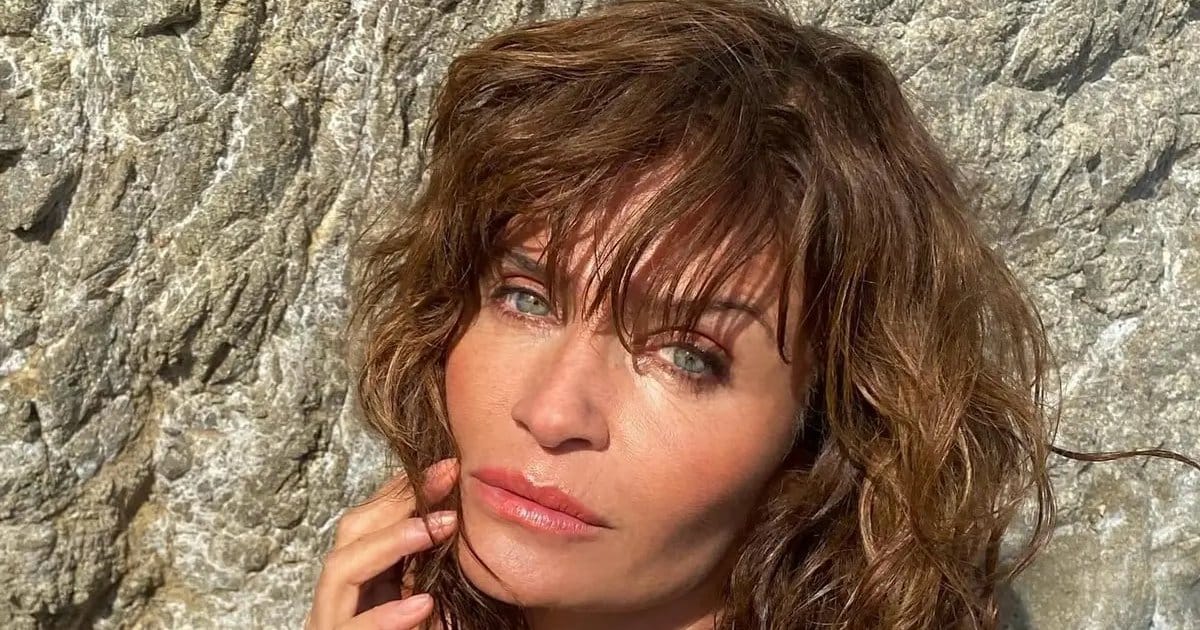 Helena Christensen zieht alle Blicke an