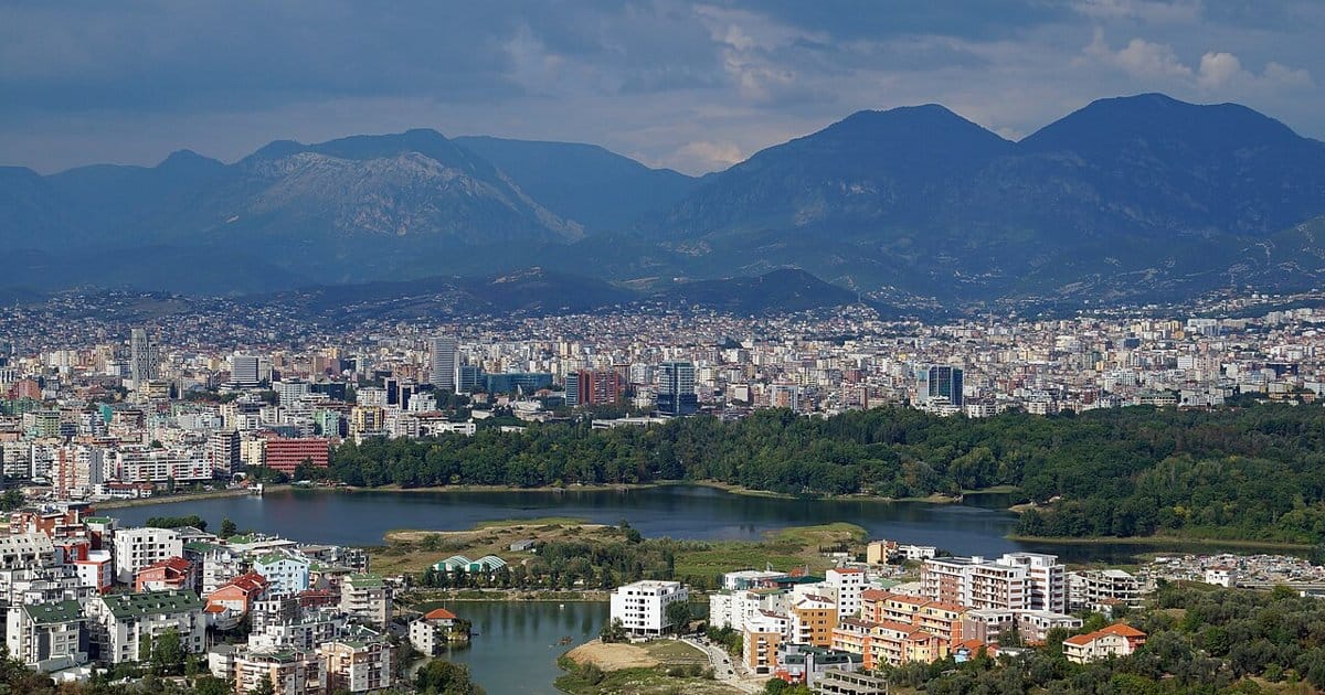 Tirana brennt nach Protesten