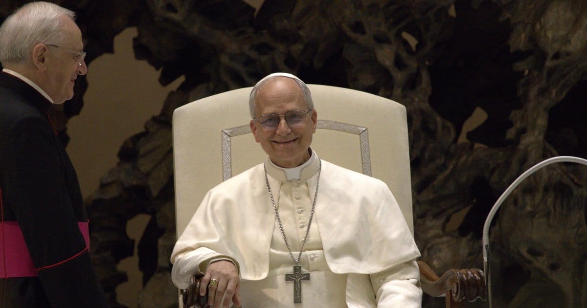 Papst zurück am Fenster