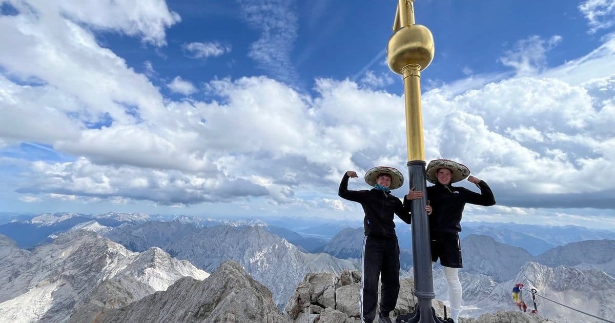 Teenager trotzen der Zugspitze
