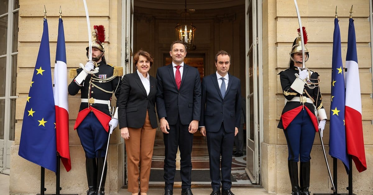 Frankreich verhängt Sperrstunden
