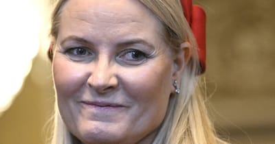 Mette-Marit kurz daheim