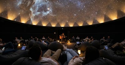 Phoebe landet im Planetarium