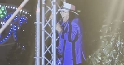Al Bano klettert auf den Mast